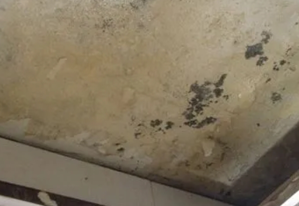白云阳台漏水维修公司分享下白云卫生间渗水维修需要注意哪些问题。