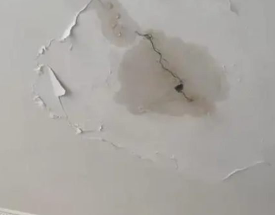 白云阳台漏水维修公司分享下屋面防水工程质量问题原因分析